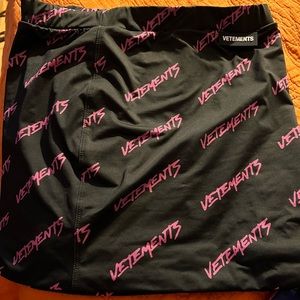 VETEMENTS LOGO MINI SKIRT